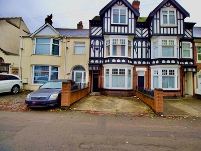 5 bedroom terraced house for sale in Uppingham Road, Leicester, Leicestershire, LE5