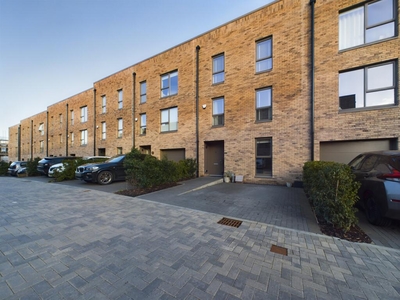 5 bedroom town house for rent in Training Place, Jordanhill, G13