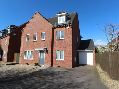 6 bedroom detached house for sale in Lockside Close, Glen Parva, Leicester, LE2
