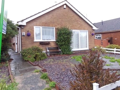 Bungalow to rent in Hazelbank Close, Leicester LE4