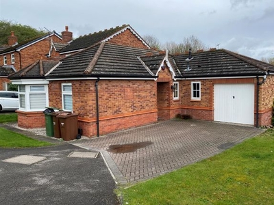 Detached bungalow to rent in The Hawthorns, Outwood, Wakefield WF1
