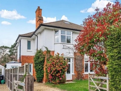Detached house to rent in Bath Road, Camberley GU15