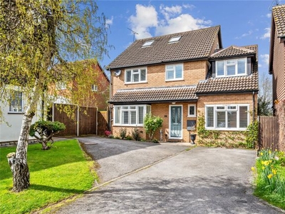 Detached house to rent in Pirton Close, St. Albans, Hertfordshire AL4