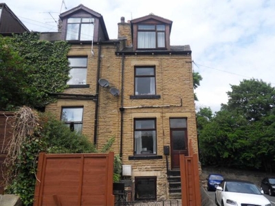 End terrace house to rent in Gladstone Street, Farsley, Pudsey LS28
