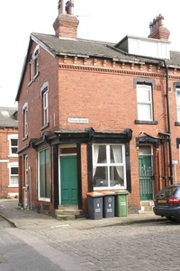 End terrace house to rent in Granby Avenue, Headingley, Leeds LS6