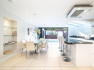 Flat for sale in Ainger Road, Primrose Hill, London NW3