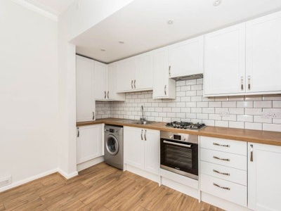 Flat to rent in 10 York Road, Guildford GU1