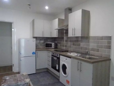 Flat to rent in 8 Lee Street, Leicester LE1