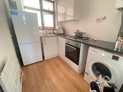 Flat to rent in Ardleigh Green Road, Hornchurch RM11