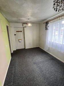 Flat to rent in Balliol Road, Daventry NN11