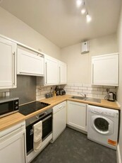 Flat to rent in Barclay Place, Bruntsfield, Edinburgh EH10