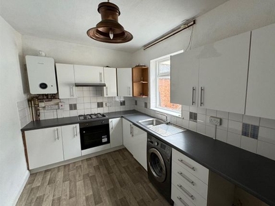 Flat to rent in Beatrice Road, Leicester LE3