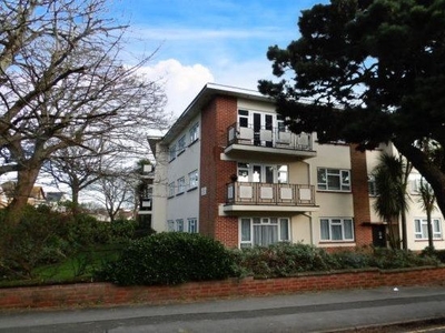 Flat to rent in Belle Vue Mansions, Bournemouth BH6