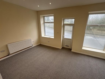 Flat to rent in Bolton Road, Eccleshill, Bradford BD2