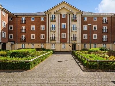 Flat to rent in Brunel Crescent SN2,
