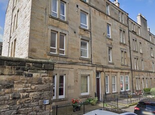 Flat to rent in Cathcart Place, Dalry, Edinburgh EH11