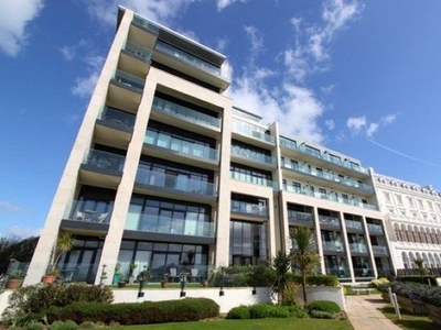 Flat to rent in Cliff Road, Plymouth PL1