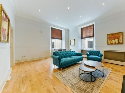 Flat to rent in Consort House, Queen's Gate, Kensington SW7