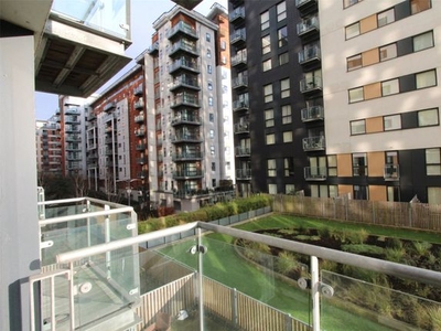 Flat to rent in Cypress Place, 9 New Century Park, Manchester M4