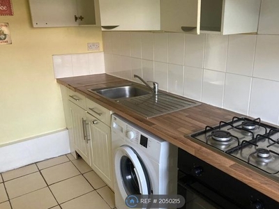 Flat to rent in Fillybrooks Close, Staffordshire ST15