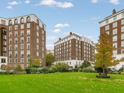 Flat to rent in Fitzjames Avenue, London W14