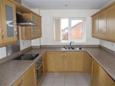 Flat to rent in Forest Road, Mansfield NG18