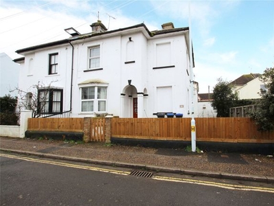 Flat to rent in Hertford Road, Worthing, West Sussex BN11