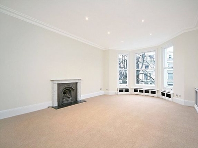 Flat to rent in Holland Park, Holland Park W11