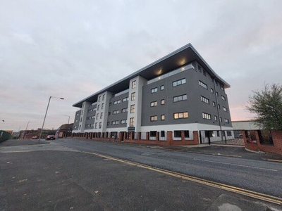 Flat to rent in Lincoln House, Bolton BL3