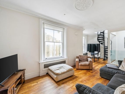 Flat to rent in Linden Gardens, Notting Hill, London W2