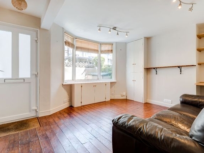 Flat to rent in Livingstone Road, Hove BN3
