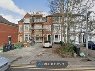 Flat to rent in Llandaff Road, Cardiff CF11