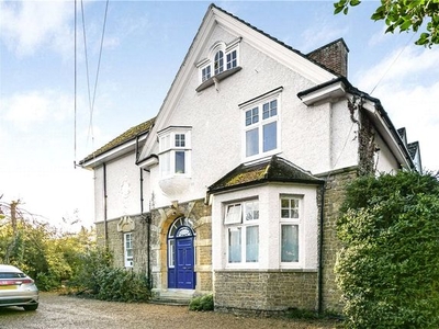 Flat to rent in Lower Edgeborough Road, Guildford, Surrey GU1