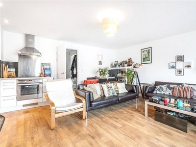 Flat to rent in Orsman Road, London N1