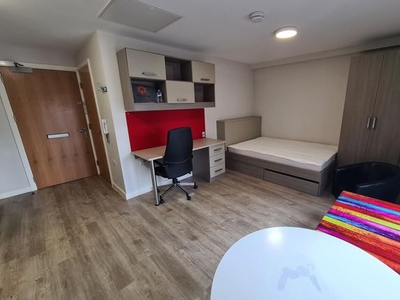 Flat to rent in Park Road, Coventry CV1
