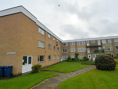 Flat to rent in Portholme Court, Selby YO8