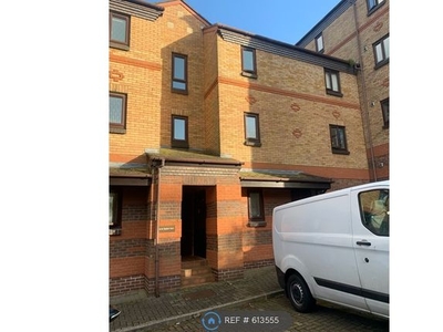 Flat to rent in Raphael Court, Redcliffe, Bristol BS1