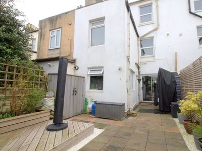 Flat to rent in Shelldale Road, Portslade BN41
