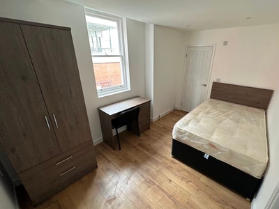 Flat to rent in Tavistock Street, Leamington Spa CV32