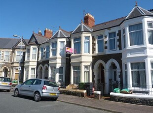 Flat to rent in Tewkesbury Street, Cathays, Cardiff CF24