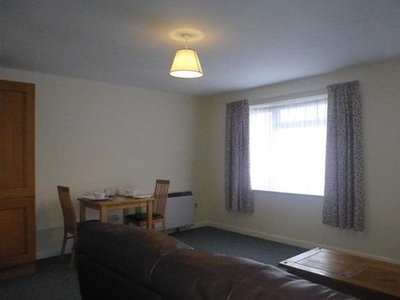 Flat to rent in Thatcham Close, Yeovil BA21