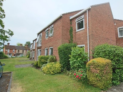 Flat to rent in The Beeches, Andover, Hampshire SP10