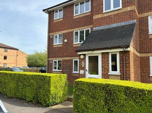 Flat to rent in Walpole Road, Slough SL1