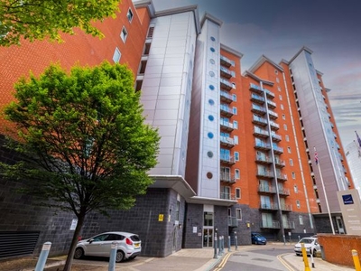 Flat to rent in Whitehall Quay, Leeds LS1