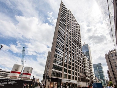 Flat to rent in Wiverton Tower, New Drum Street, London E1