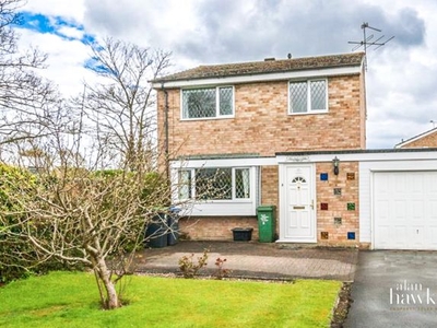 Link-detached house to rent in Linden Close, Royal Wootton Bassett SN4