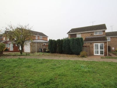 Link-detached house to rent in Turnpike Drive, Luton LU3