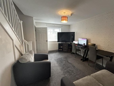 Property to rent in Sutton Approach, Leeds LS14
