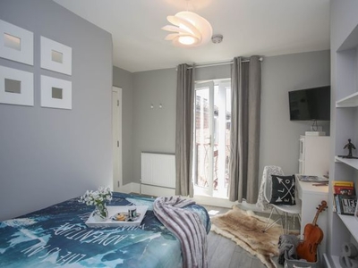 Room to rent in 53 Tavistock Street, Luton, Bedfordshire LU1