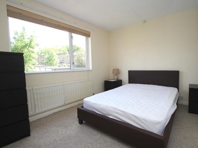 Room to rent in Barley Croft, Leverstock Green, Hemel Hempstead HP2